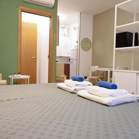 Apartamento Nel Centro Di Desenzano Desenzano del Garda Exterior foto