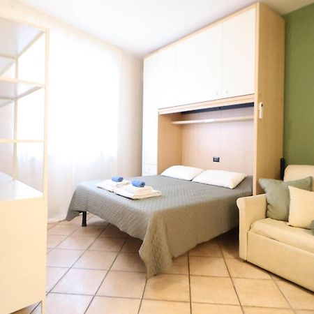 Apartamento Nel Centro Di Desenzano Desenzano del Garda Exterior foto