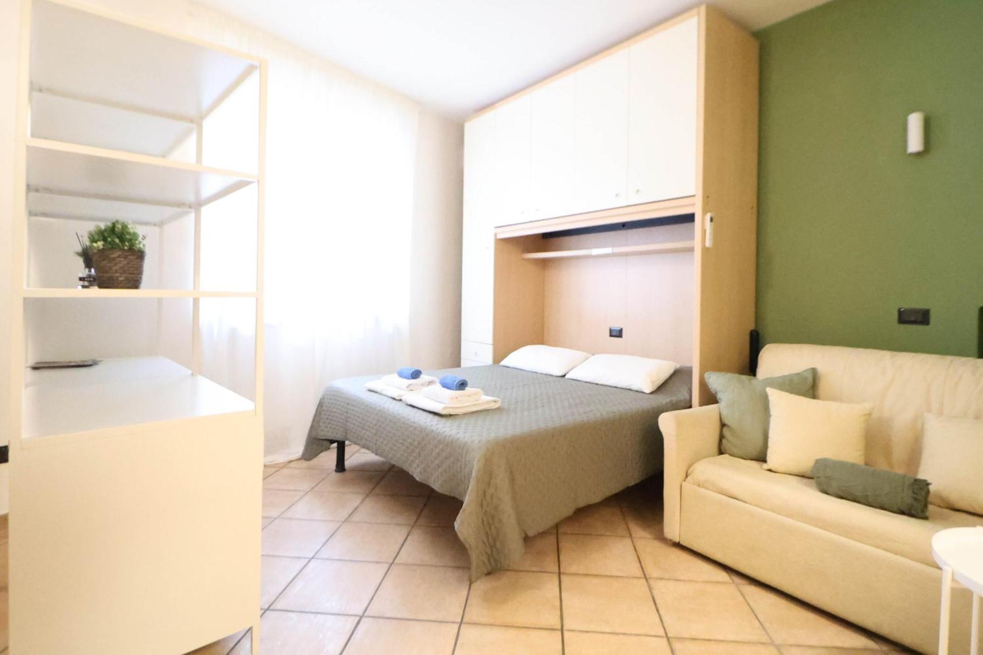 Apartamento Nel Centro Di Desenzano Desenzano del Garda Exterior foto
