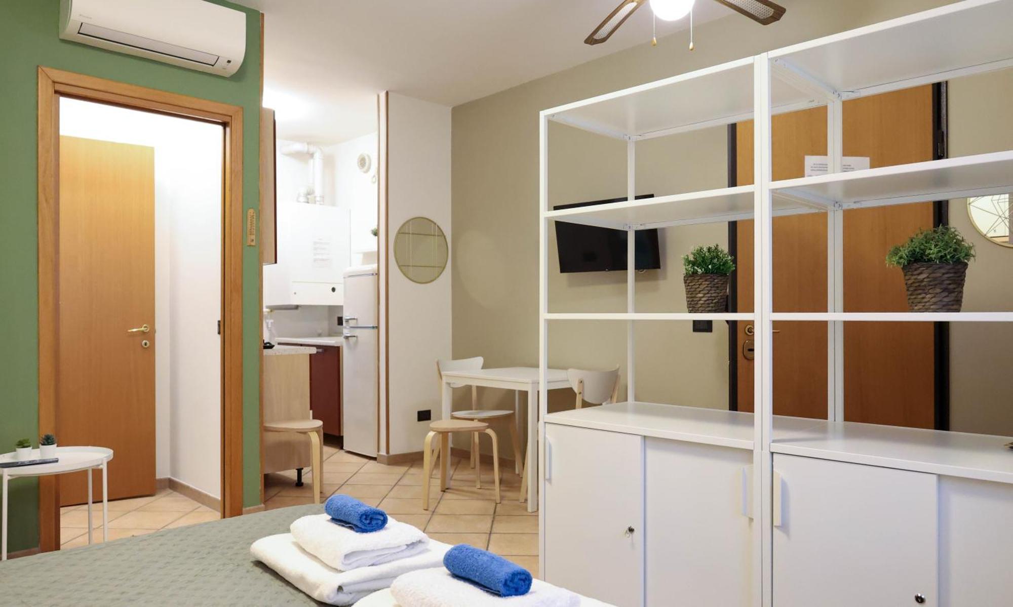 Apartamento Nel Centro Di Desenzano Desenzano del Garda Exterior foto
