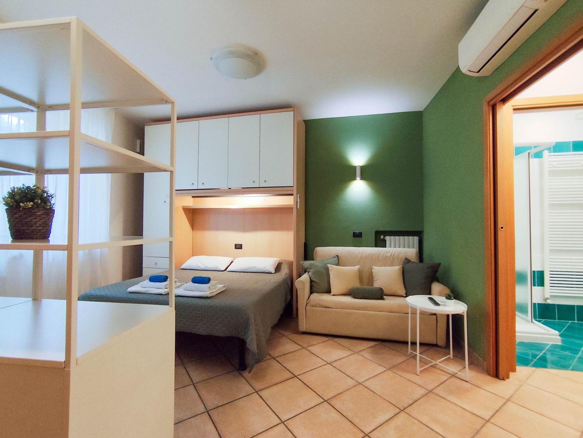 Apartamento Nel Centro Di Desenzano Desenzano del Garda Exterior foto